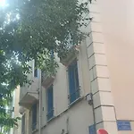 Les Sureaux アパート