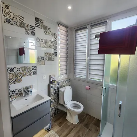 Les Sureaux Apartment *